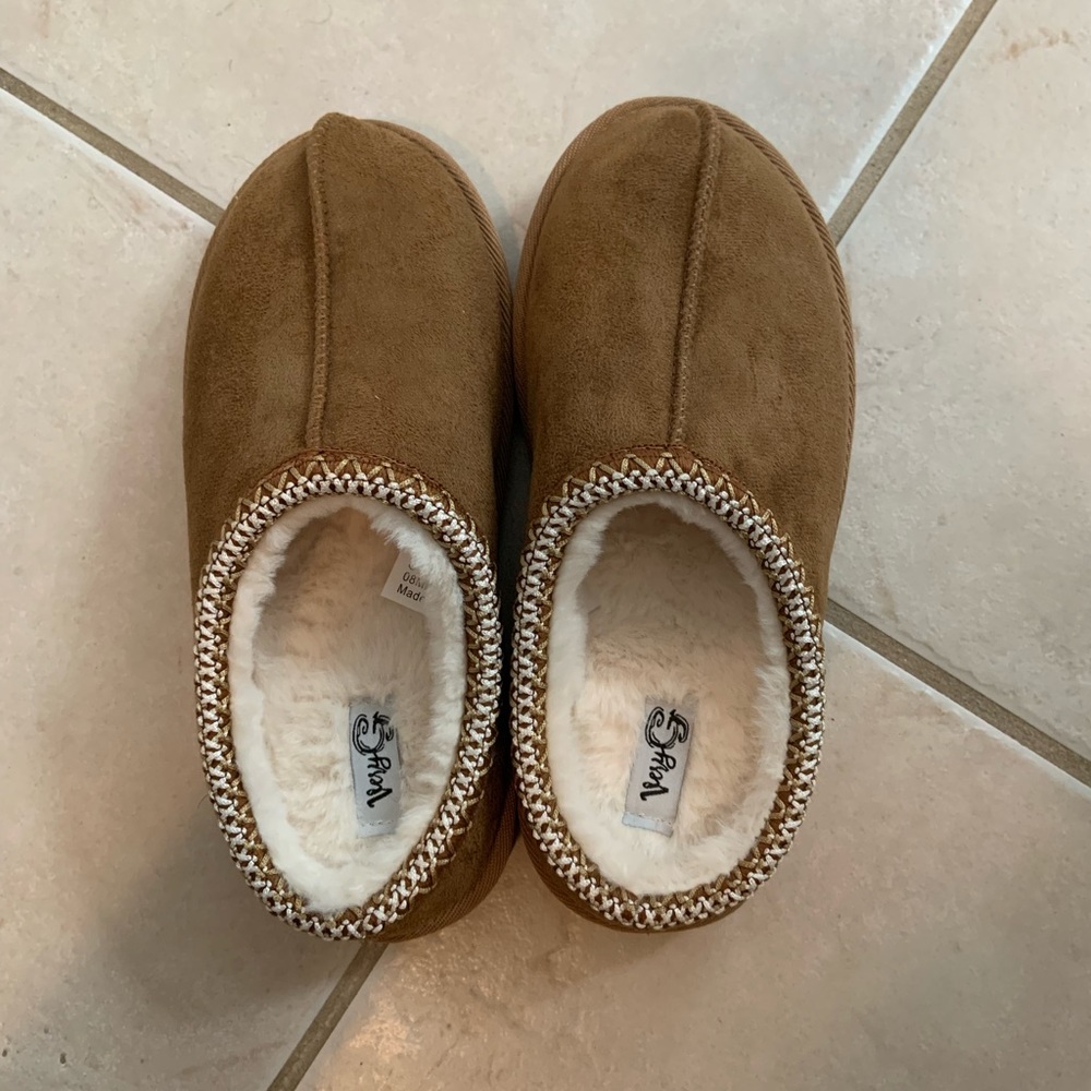 Bruin slip on shoe, NEW